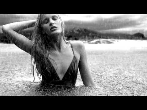 Julie Thompson-It Only Hurts