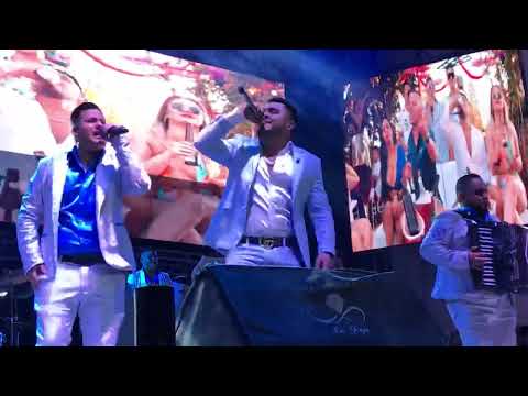 Gerardo Diaz Y Su Gerarquia - Soy Socializador (En Vivo Desde Toluca Estado De Mexico)