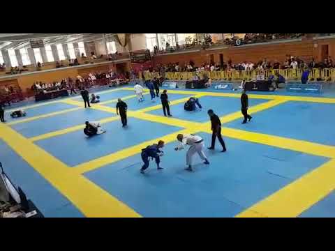 Featherweight vs Ultra Heavyweight - Callum Hanman 8th finals IBJJF German National 2018