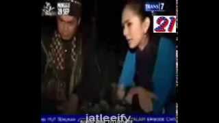 Download lagu DUA DUNIA Gangguan GAIB Bekas Pesantren mp3