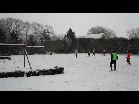Trainingskamp Con Zelo Winterstop 2010 Sneeuwvoetbal