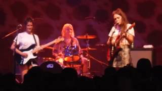 Hinds live "Easy" @ Coachella Sonora Tent April 23, 2017