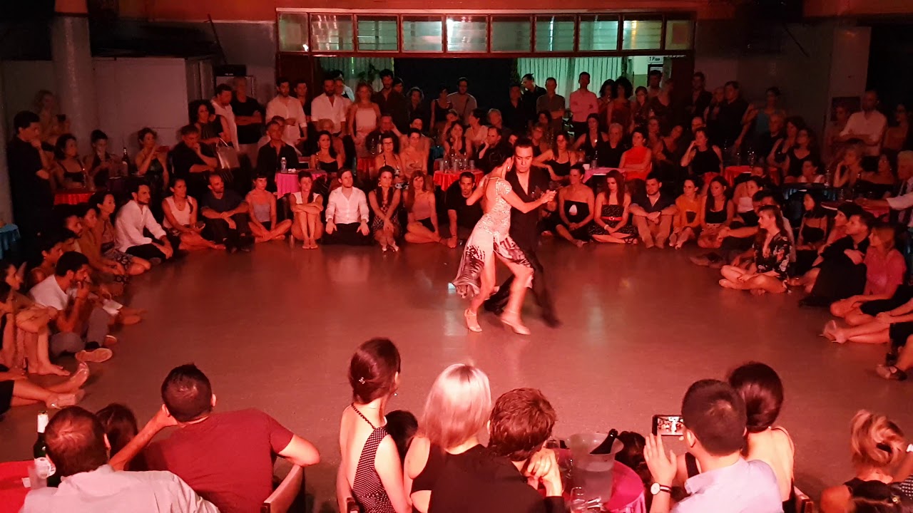 MARIANO "CHICHO" FRÚMBOLI y MOIRA CASTELLANO en Viva La Pepa! Milonga (3/5)