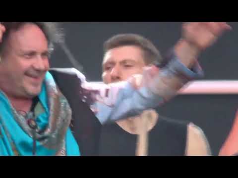 Enzo Avitabile & I Bottari di Portico - Nun e' Giusto  2016