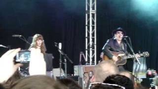 Bonnaroo 2009: Jenny Lewis and Elvis Costello &quot;Carpetbaggers&quot;