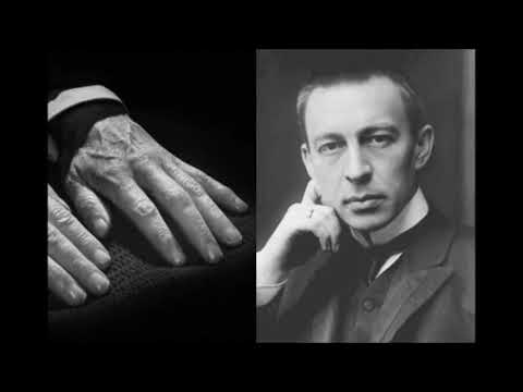 Rachmaninoff playing his piano concerto no 3 in D Minor (1st movement)