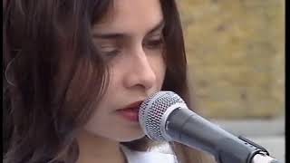 Mazzy Star -  Bells Ring live London 1994