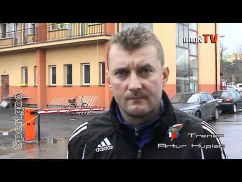 Mecz piłki nożnej III liga łódzko mazowiecka  OKS Start Otwock RKP 1926 Broń Radom  1:2