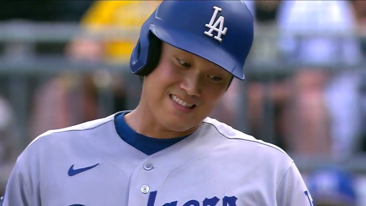 WILD home run robbery at PNC Park 😯 Bryan Reynolds takes a home run away from Shohei Ohtani!