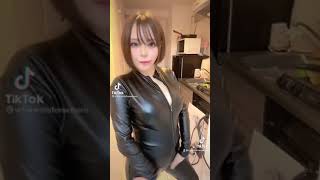 いちか先生　乳揉みダンス