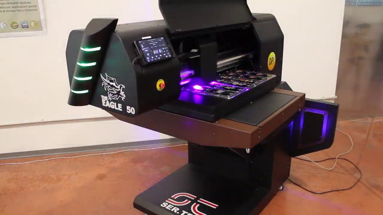 click to see the video Eagle UV 50 stampa su cover nere