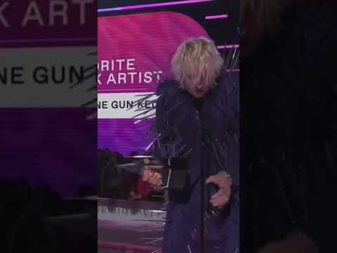 Machine Gun Kelly won favorite rock artist at the AMAs 👀 #TriggasEnt #MGK #AMAs #Shorts