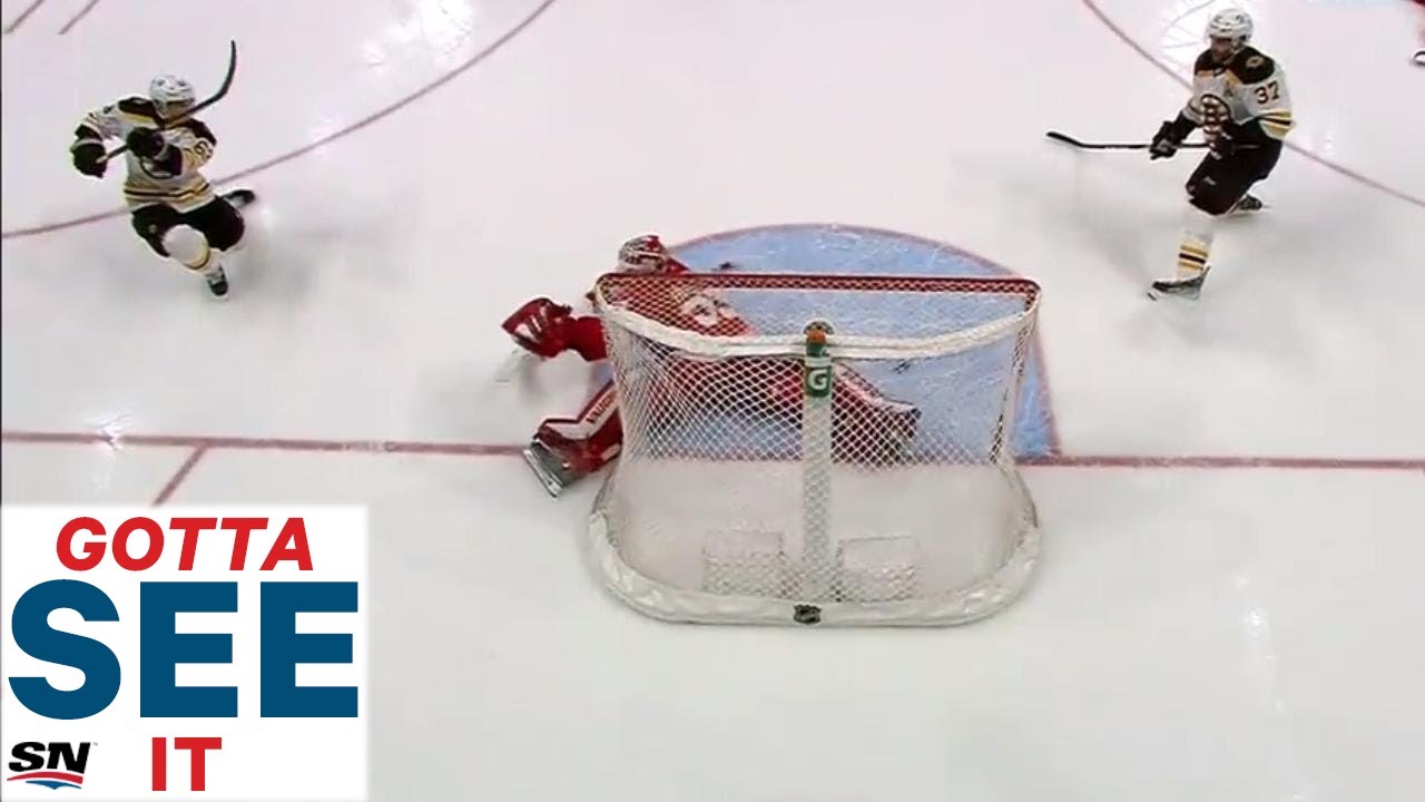 Vidéo: Un BUT RIDICULE...signé Brad Marchand et Patrice Bergeron....