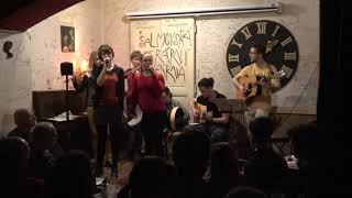 Video Cheeky Sheep - Hand in Hand