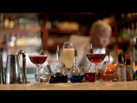 mixkit barmaid preparing a cocktail in the bar 4295 hd ready