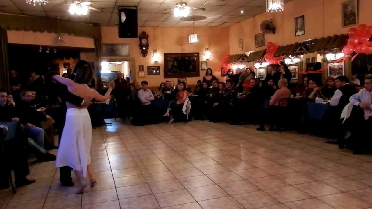 Carolina Bonaventura & Francisco Forquera y el Grupo Coreografico de Mariposita de San Telmo.