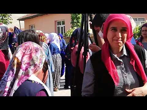 Müzisyen Özlem Ökten AKŞEHİR Karahüyük Tepeköy mahallesinden Feti & Sümeyra Turğut çiftinin düğünü
