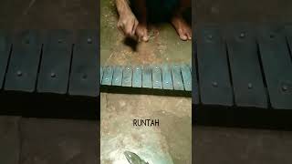 Download lagu Cek Sound Saron Lagu RUNTAH mp3 Download lagu Cek Sound Saron Lagu RUNTAH mp3