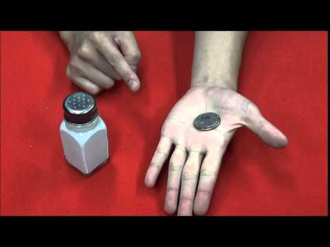 Voir la vidéo de Comedy Salt Shaker - Saliere Musicale - alan wong