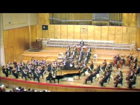 Beethoven Piano concerto no 3 part 1 - Achucarro
