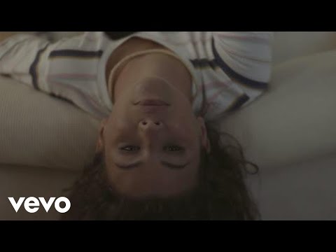 Santa Maradona F.C. - Give Me Sunshine ft. Lucy Spraggan