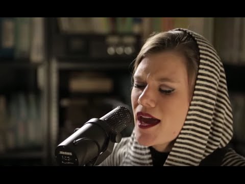 Trixie Whitley - Hourglass - 2/2/2016 - Paste Studios, New York, NY