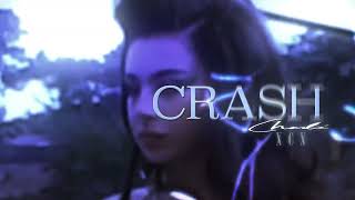 Kadr z teledysku Crash tekst piosenki Charli XCX