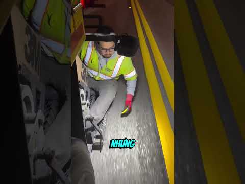 Mọi Người Đều Nghĩ Công Việc Của Anh Ấy Đơn Giản