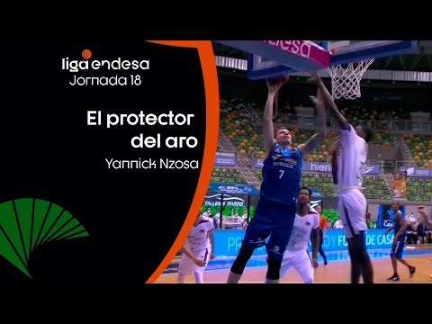 Yannick Nzosa, el protector del aro: ¡2 gorrazos!