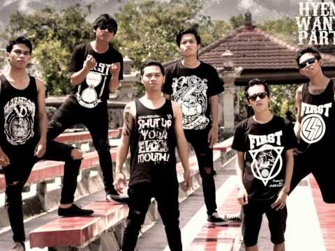 HYENA WANTS PARTY! go away