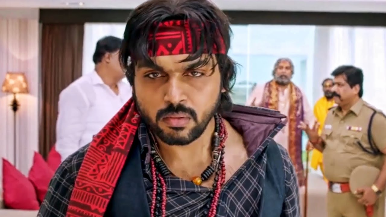 कार्थी के बदन में भूत आने की एक्टिंग कर रहा है l Kaashmora Movie Bes