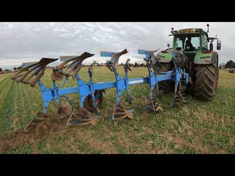 2014 Fendt 724 Vario 6.1 Litre 6-Cyl Diesel Tractor (237HP) with Lemken Plough