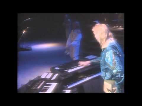 download lagu mp3 mp4 Anderson Bruford Wakeman Howe In The Big Dream, download lagu Anderson Bruford Wakeman Howe In The Big Dream gratis, unduh video klip Anderson Bruford Wakeman Howe In The Big Dream