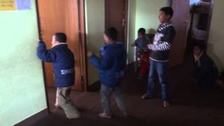 preview picture of video 'Extremely Hyperactive Nepali Children; Phutung'