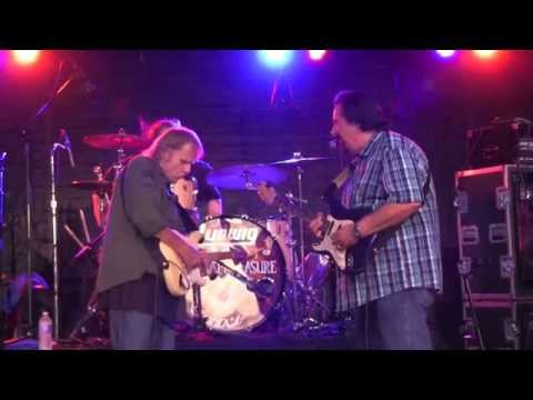 WALTER TROUT w/ COCO MONTOYA "I Can Tell"   8/8/15 Heritage Music BluesFest