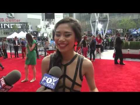 American Idol contestants give advice to the top 2