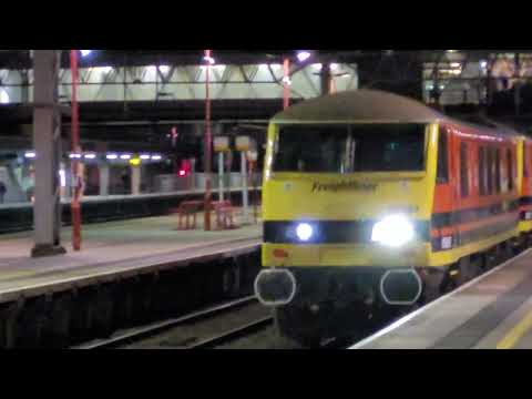 4M87 - FL90's - Freightliner 90s, 90007 and 90011 ? on the teatime Felixstowe to Trafford Park liner