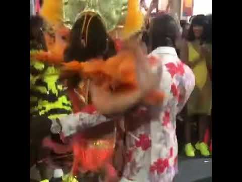 El Negreeto Backstage CELEBRATING with Akon after a successful show - 2020