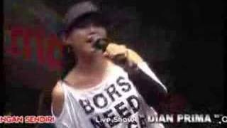 Download lagu kisah kenangan mp3 Download lagu kisah kenangan mp3