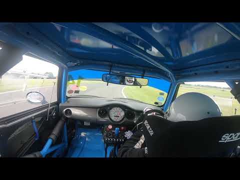 Cadwell Park race r53