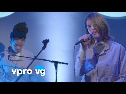 Sofie Winterson - Half Asleep (live @TivoliVredenburg)