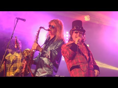 download lagu mp3 mp4 The Sleeze Sisters, download lagu The Sleeze Sisters gratis, unduh video klip The Sleeze Sisters