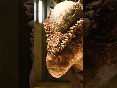 He use dinosaur to escape #movieclips #sci-fimovie #shorts