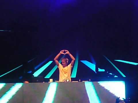 Armin playing Gaia - J'ai Envie De Toi (Tom Fall Remix)@TMDW 2012 Romania