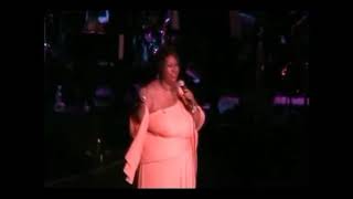Aretha Franklin - Hooked on Your Love - LIVE
