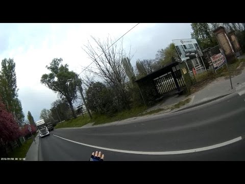 Megállok a zebránál, mögöttem kamion - I stop at the zebra crossing with a truck behind me