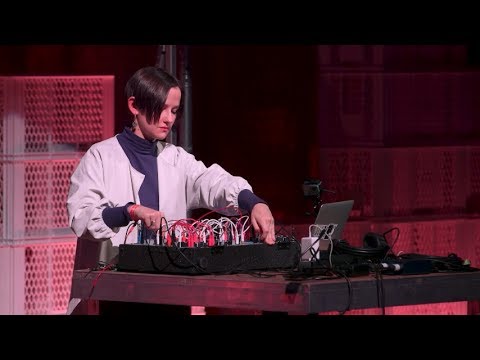 A performative presentation with Caterina Barbieri | Loop