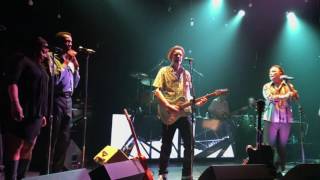 Poi Dog Pondering Everybody&#39;s Trying