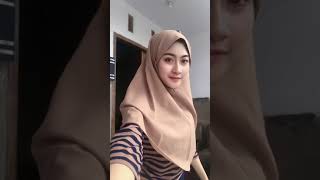 hijab semok gunung gede