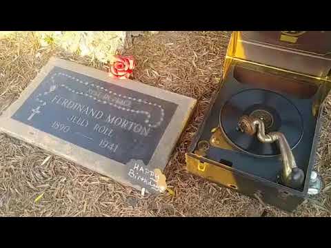 King Porter Stomp - Jelly Roll Morton grave-site phonograph 78rpm
